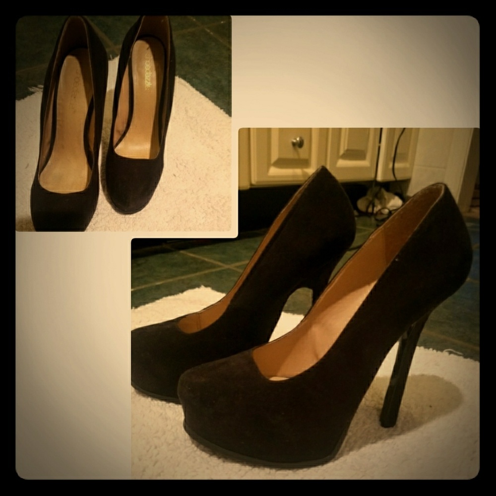 Shoedazzel Stilettos sz8 womens (black velvet)